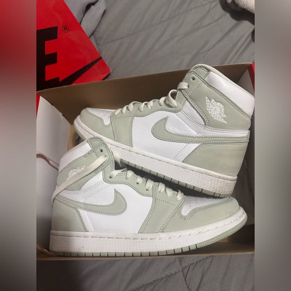 Nike Jordan 1 - Picture 6 of 14